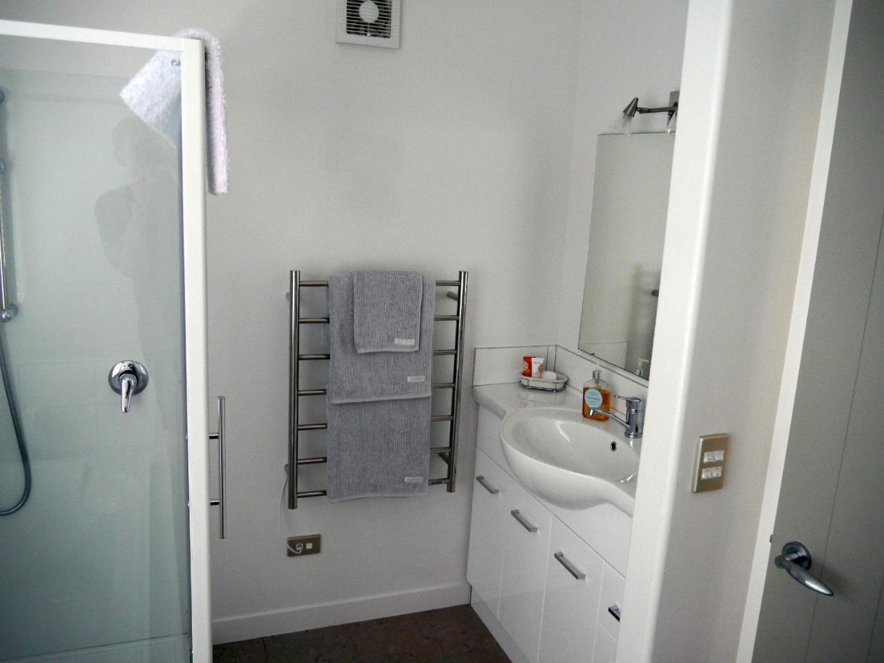 Kereru Cottage Russell - James Cook Apartment Екстериор снимка